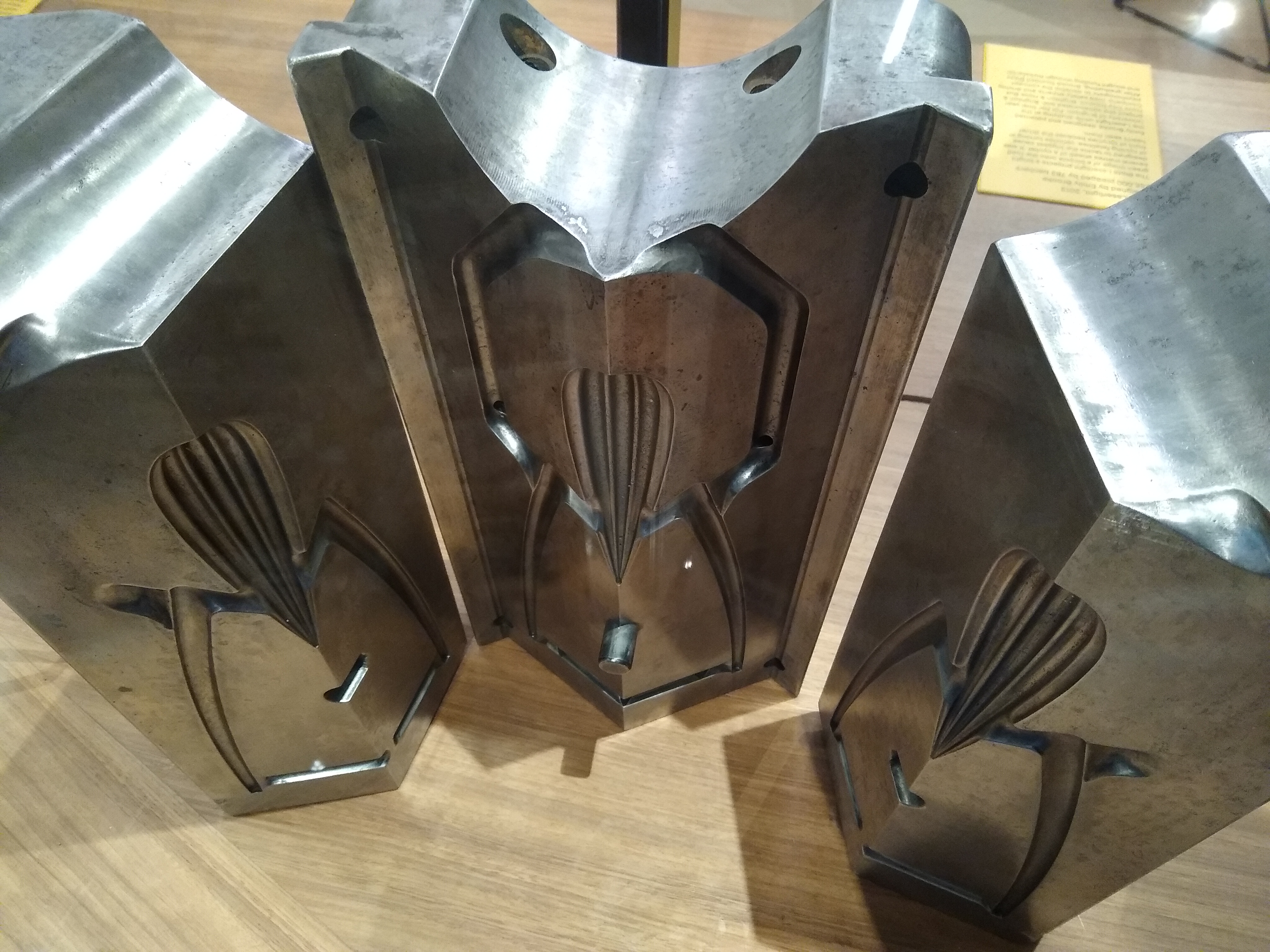 Stampo di produzione del Juicy Salif esposto al Design Museum di Londra