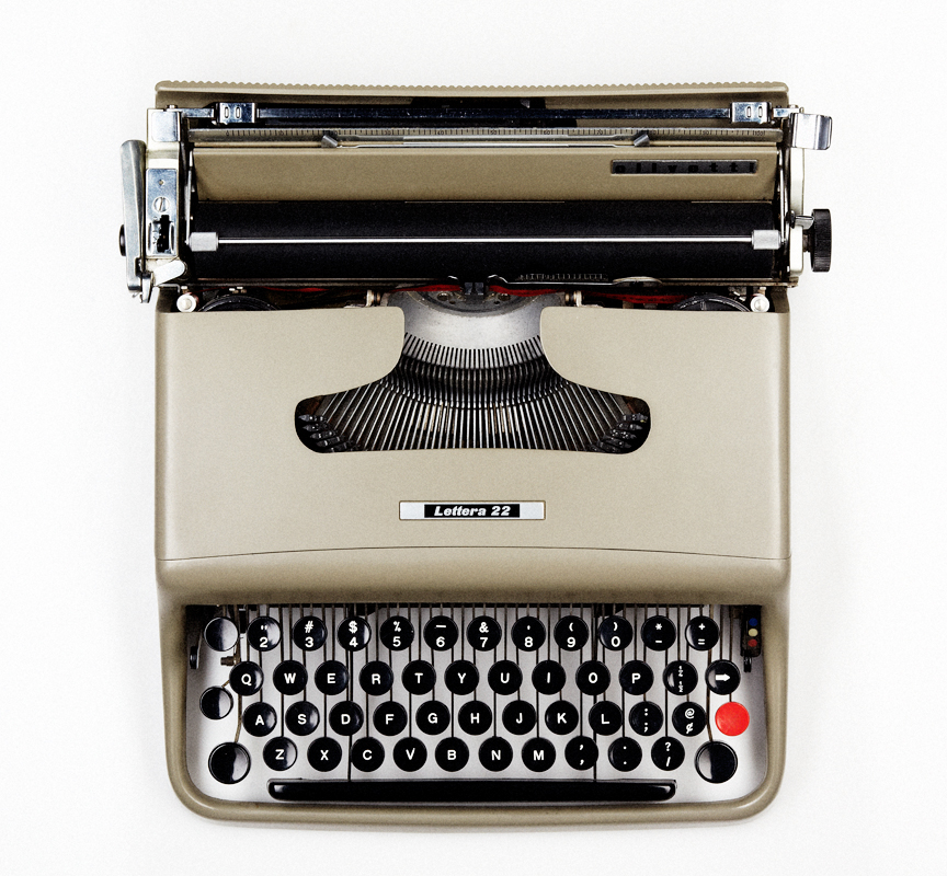 Olivetti Lettera 22 in vista frontale, design di Marcello Nizzoli