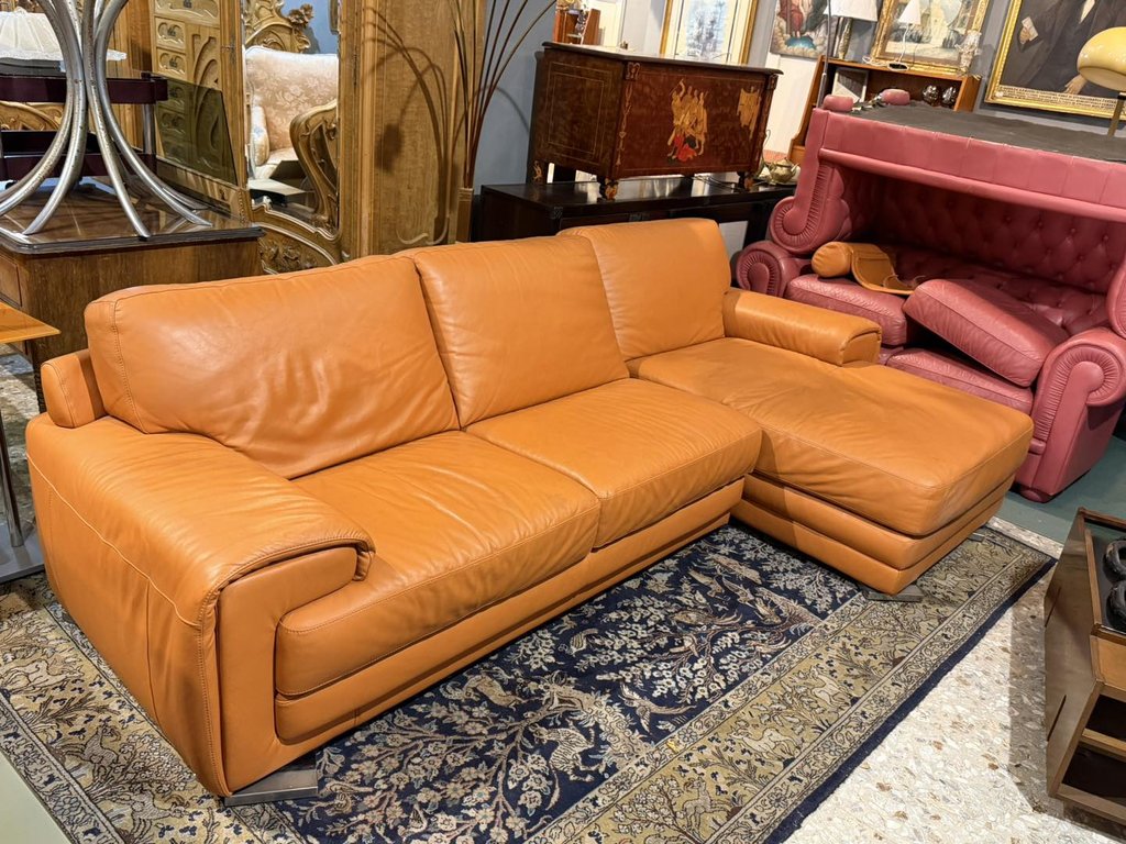 Divano con penisola in eco pelle a soli 200 — € 200 — Gravina