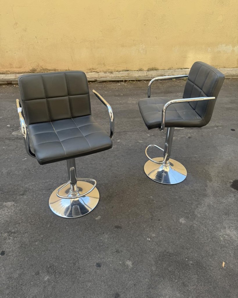 Sgabelli euro 20.00 la coppia in via Gustavo Vagliasindi 43 Catania — Contattaci per il prezzo — Catania