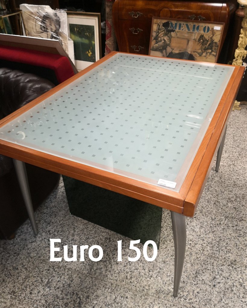 Tavolo allungabile Calligaris euro 150 lo trovi da il bello dell’usato via Gramsci 47 Gravina di Catania per info contattare lo 095 397471 — Contattaci per il prezzo — Gravina