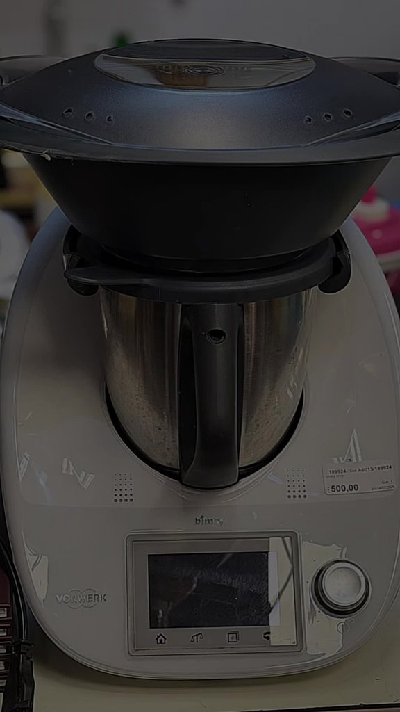 Il robot da cucina più desiderato d’Italia a 500! Cercate un Bimby senza spendere una fortuna? Questa è l’occasione giusta. Bimby TM5 Vorwerk il celebre robot da cucina multifunzione Completo di boccale in acciaio con coperchio Varoma per la cottura a vapore inclusa Display touch e manopola di selezione Cucina trita impasta cuoce a vapore e molto altro Prezzo 500 Via Antonio Gramsci 47 Gravina di Catania 095 397471 WhatsApp 324 660 8824 Contattateci per info vi aspettiamo in negozio! ilbellodellusato gravinadicatania catania usato bimby creato da Il Bello dell’Usato Catania con original sound di Il Bello dell’Usato Catania — € 500 — Gravina